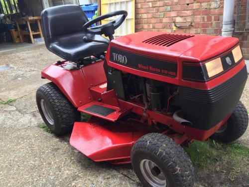 Wheel Horse lawn tractors 212