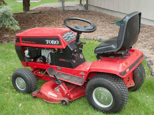 Wheel Horse lawn tractors 216-H