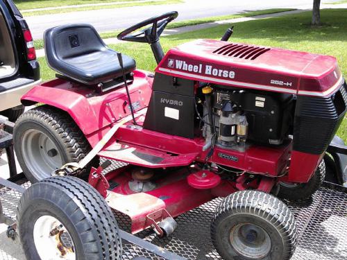 Wheel Horse lawn tractors 252-H