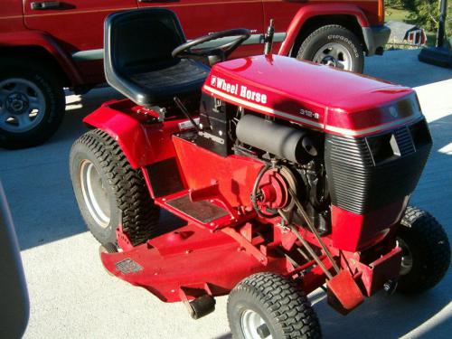 Wheel Horse lawn tractors 312-8