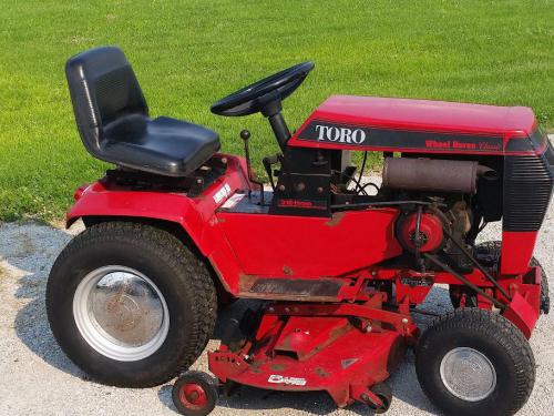 Wheel Horse lawn tractors 312-H