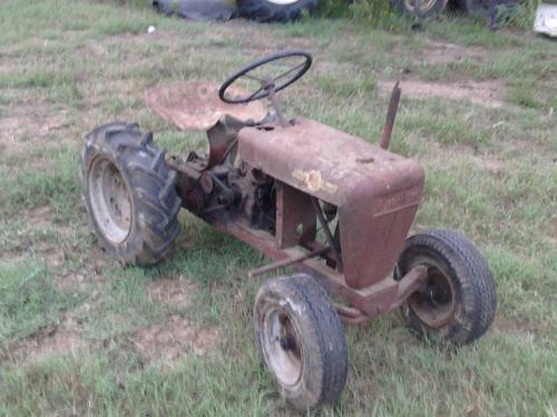 Wheel Horse lawn tractors 401