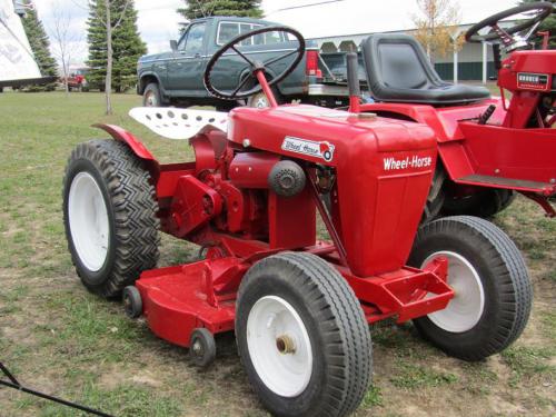 Wheel Horse lawn tractors 550