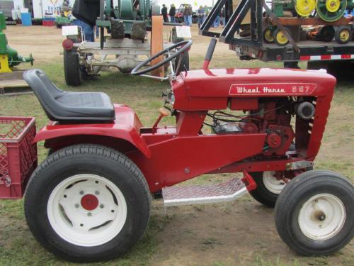 Wheel Horse lawn tractors 657