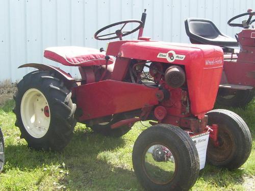 Wheel Horse lawn tractors 701