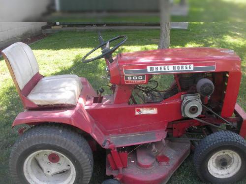 Wheel Horse lawn tractors 800