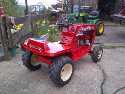 Wheel Horse lawn tractors A-70