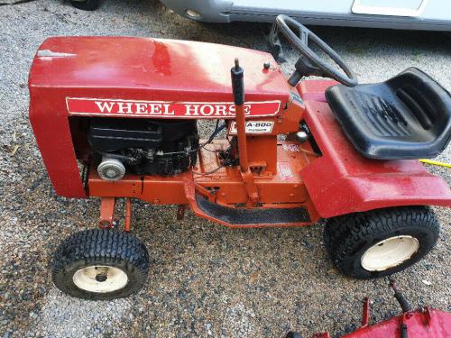 Wheel Horse lawn tractors A-800