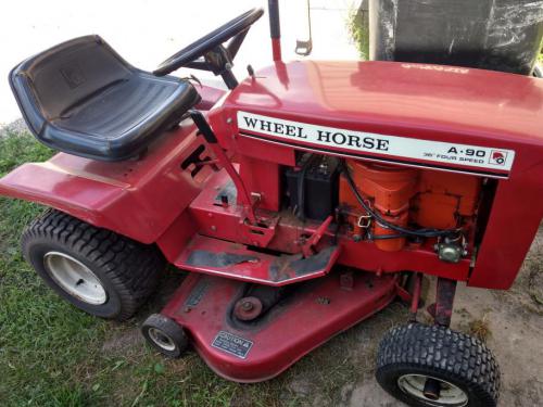 Wheel Horse lawn tractors A-90