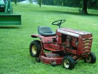 Wheel Horse lawn tractors B-112