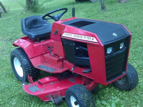 Wheel Horse lawn tractors B-165