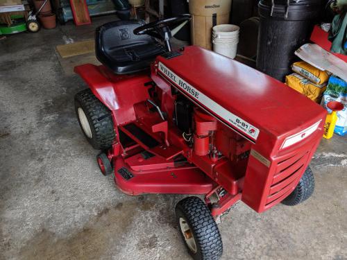 Wheel Horse lawn tractors B-81