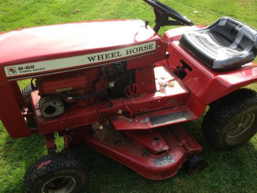 Wheel Horse lawn tractors B-82