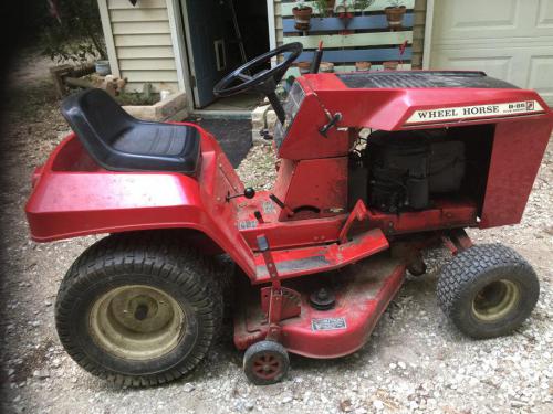 Wheel Horse lawn tractors B-85