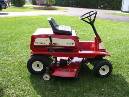 Wheel Horse lawn tractors E-81