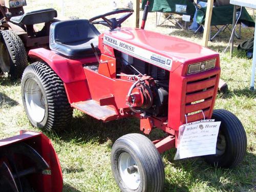 Wheel Horse lawn tractors GT-2500