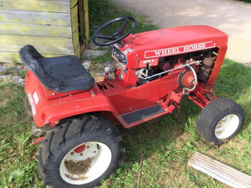 Wheel Horse lawn tractors Raider 10