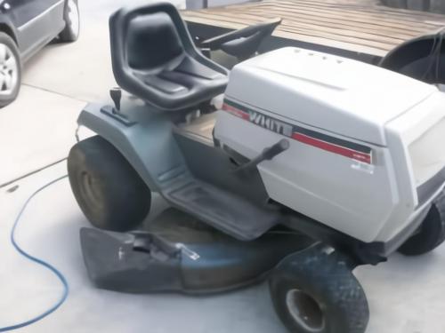 White lawn tractors FST-14