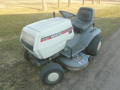 White lawn tractors FST-15