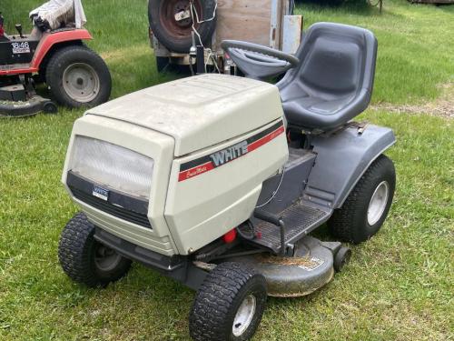 White lawn tractors LT 13