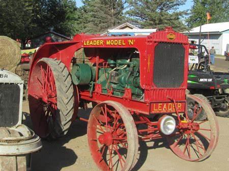 Wisconsin Tractor 16-32